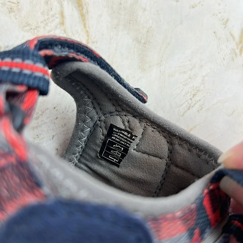 KEEN Kids' Seacamp II CNX Water Sandals boys size 2 water shoes